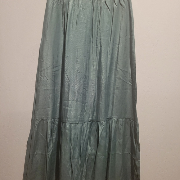 Long Green Skirt - Picture 2 of 2